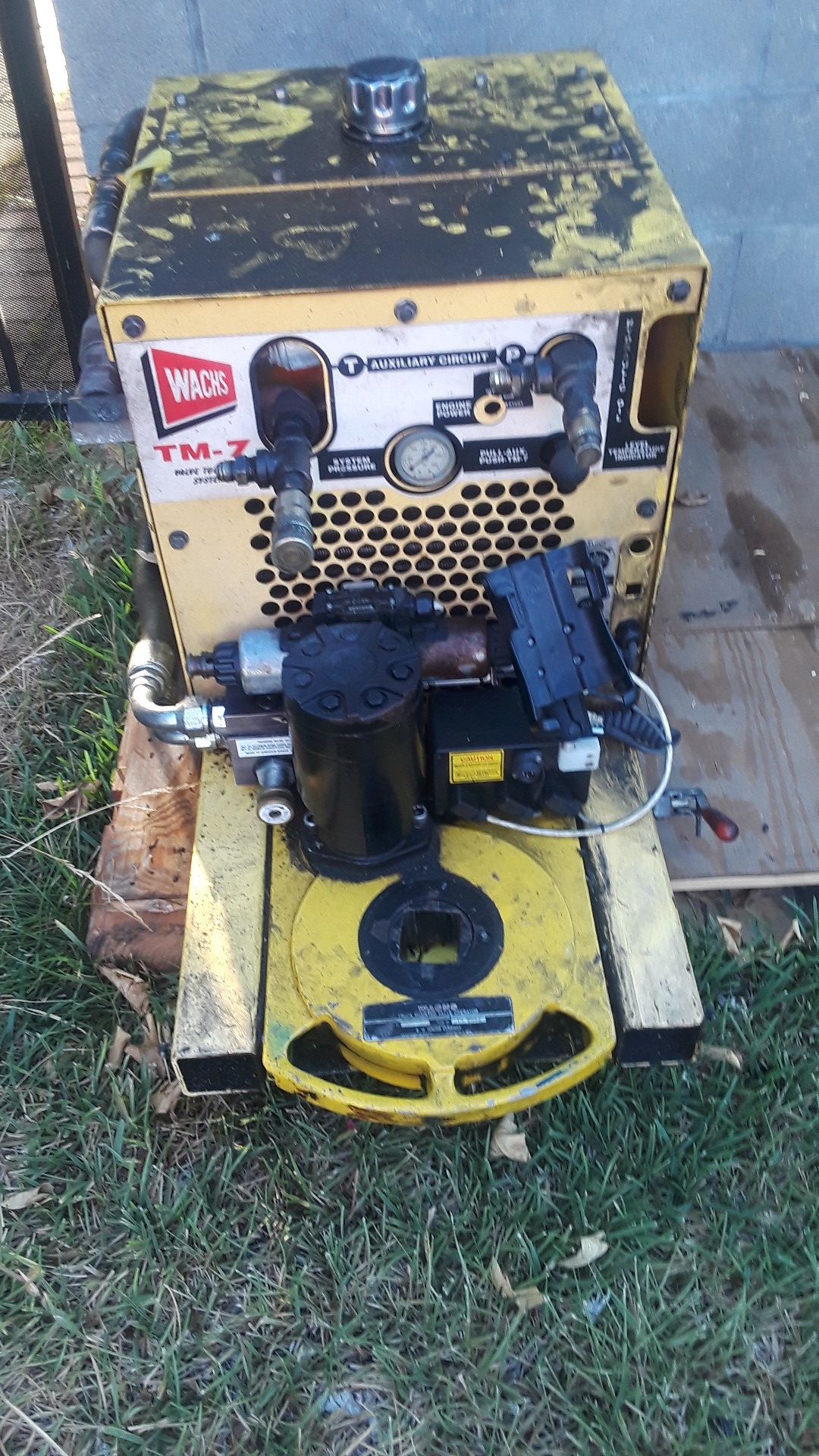 Wachs TM-7 Truck Mounted Valve, Operator