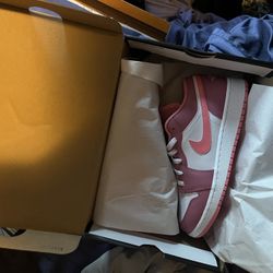 jordan 1 low desert berry 