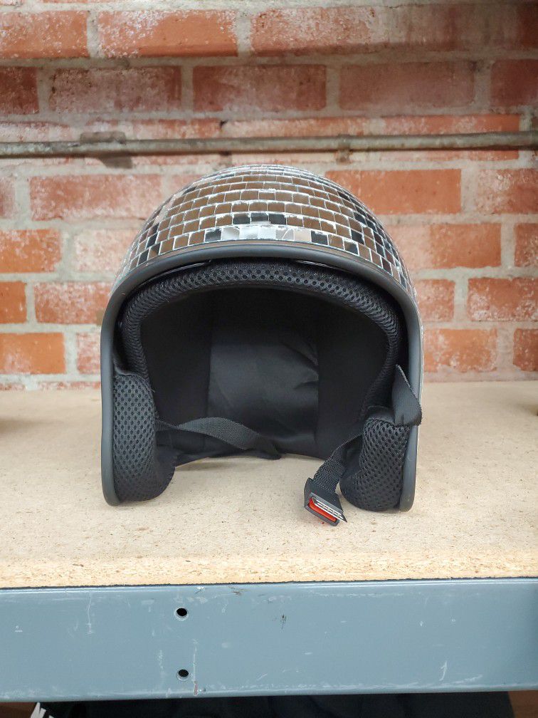 Casco Para Moto for Sale in Los Angeles, CA - OfferUp