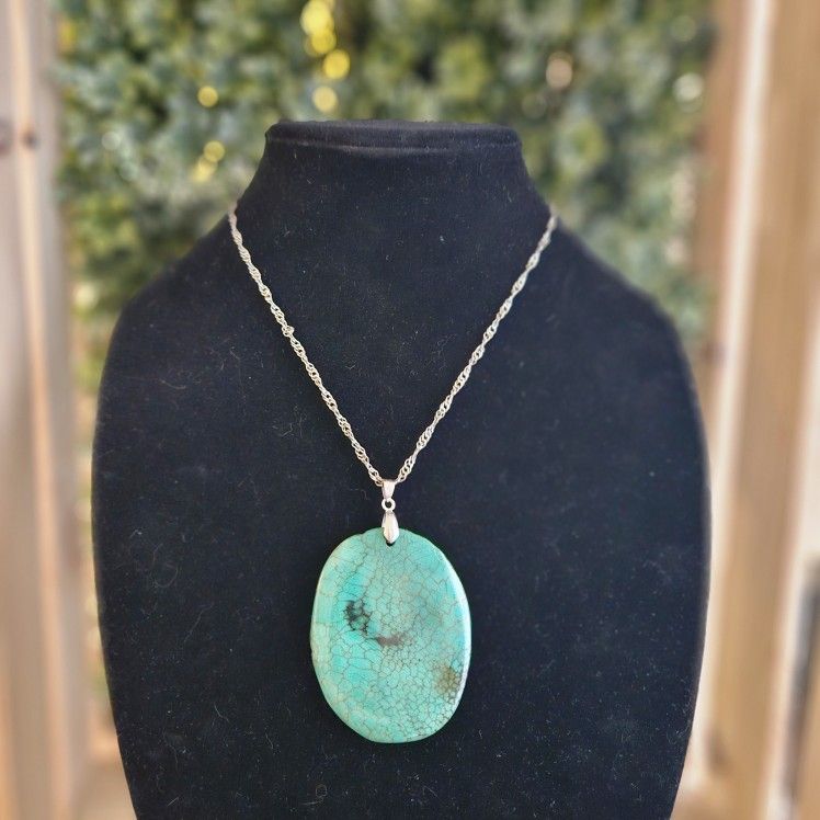 Stunning Vintage Turquoise Pendant Necklace with Antiqied Silver Chain (2.5")