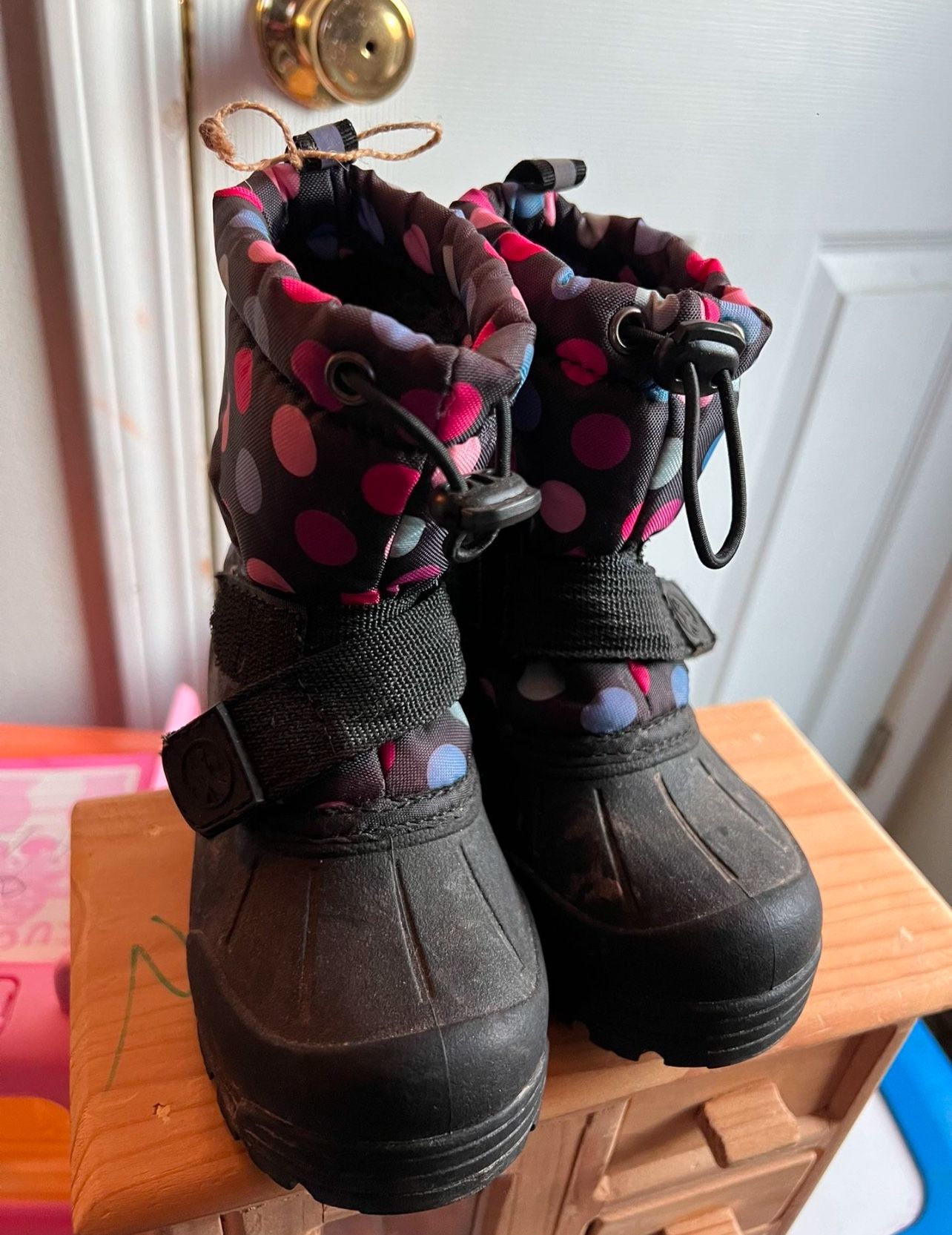 Snow boots