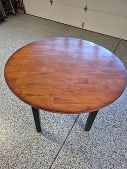 Solid Round Wooden Table with 2 Leaflets