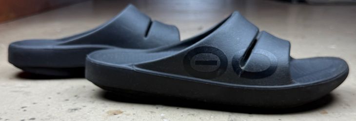 OOFO Sandals - M8 / W10
