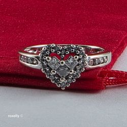 10K White Gold Heart-Shaped Genuine Diamond Ring Size 6.75, Solid Gold!/ Anillo de Oro Blanco con Diamantes Genuinos! 👌🎁Post Tags: 10k 14k