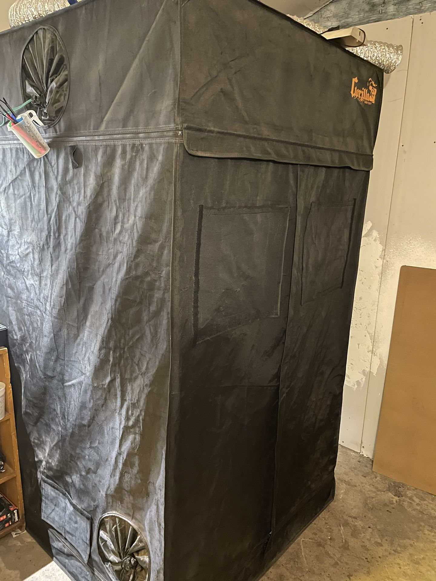 Gorilla Grow Tent