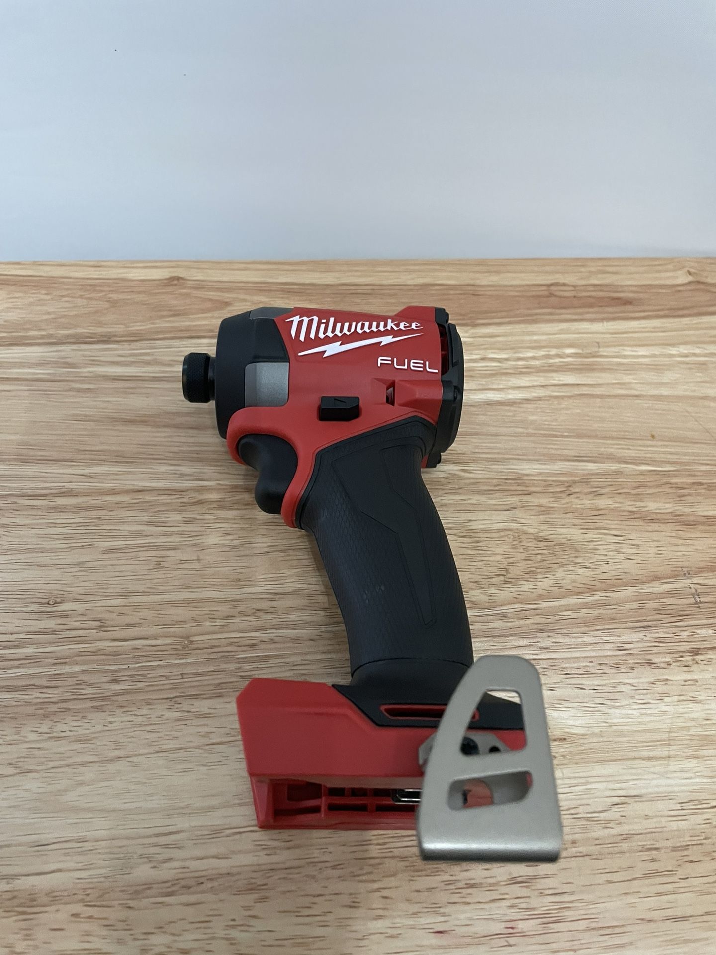 New Milwaukee Impact M18 FUEL (Tool Only Solo Herramienta)
