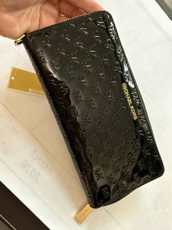New Michael Kors Black Patent Leather Zip Wallet