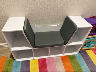 Kids Bookshelf Seat