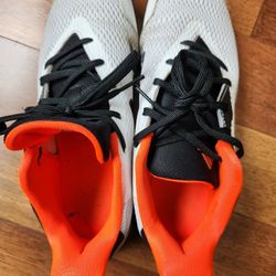 Adidas Barricade tennis shoes for Juniors: Size 6 US