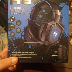Blue Gaming Headset With Triple Adapter Wires