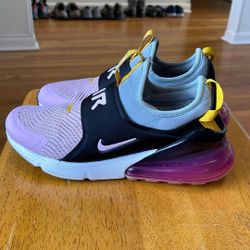  VERY NICE NIKE AIR MAX 270 Size 6Y or 7.5 women