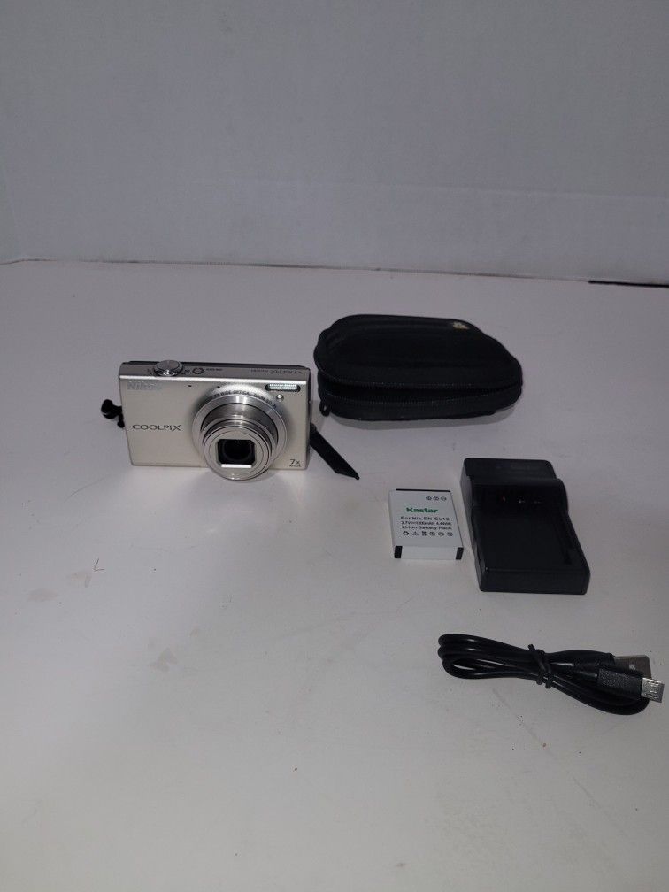Nikon Coolpix S6100 Digital Camera