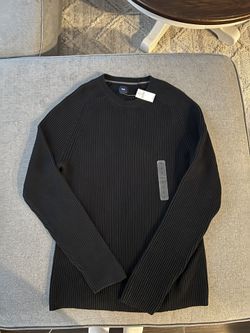 Gap men’s sweater, size small 