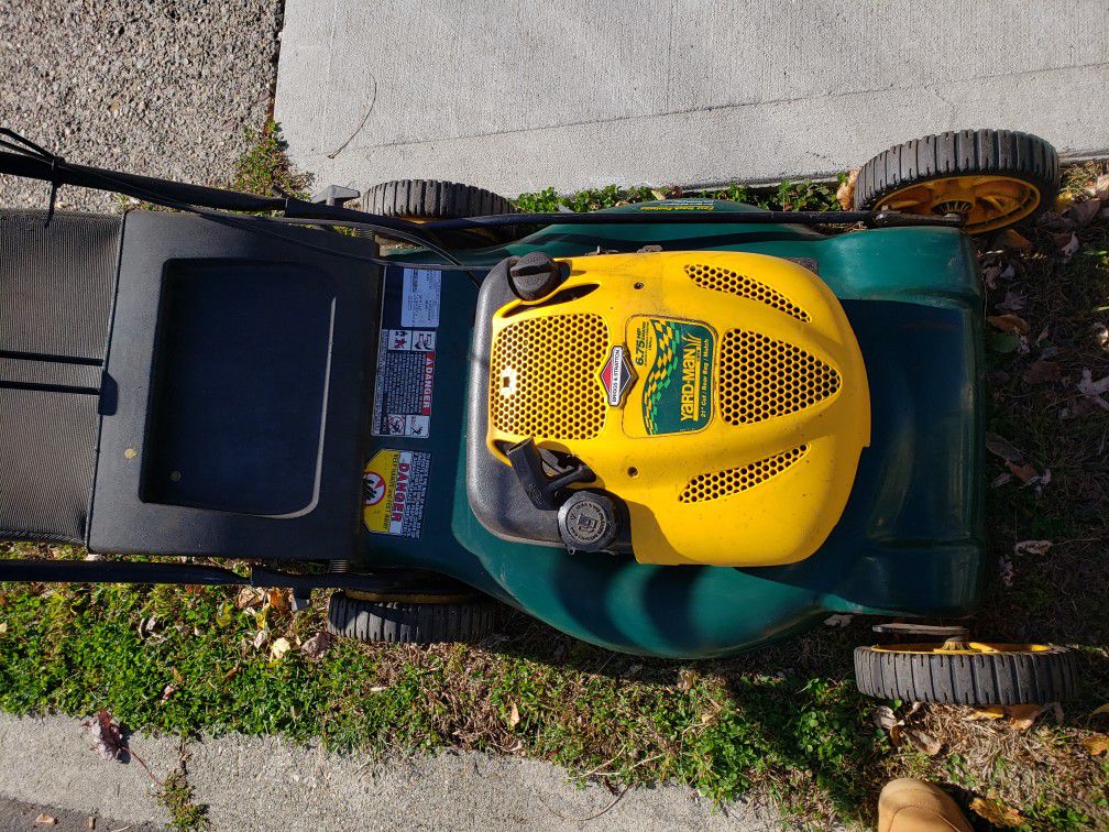 Yard man self propelled lawn mower w bag