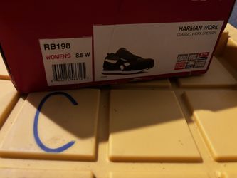 Woman’s 8 1/2 Reebok