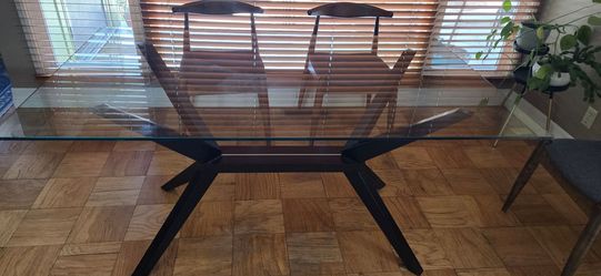 Glass dining table
