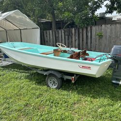 Vintage 1965 Boston Whaler 13 Sport