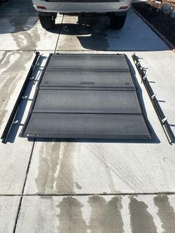 Toyota Tacoma bed cover bakflip mk4