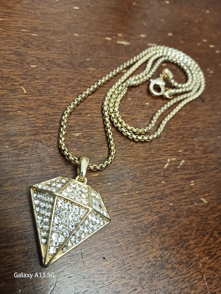 Gold Link Chain & Diamond Charm