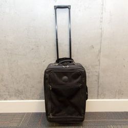 Black Ricardo Beverly Hills carry on rolling suitcase luggage bag

