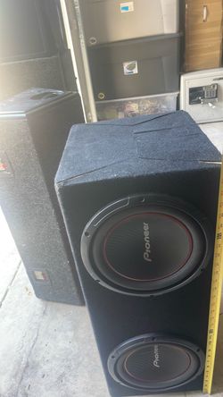 Pioneer 10 inch subs in sealed box
