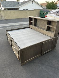66”x78” Wooden Bed With Storage Shelf