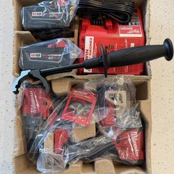 NEW Milwaukee Tool Combo Kit M18 Fuel Batteries Charger Impact Drill