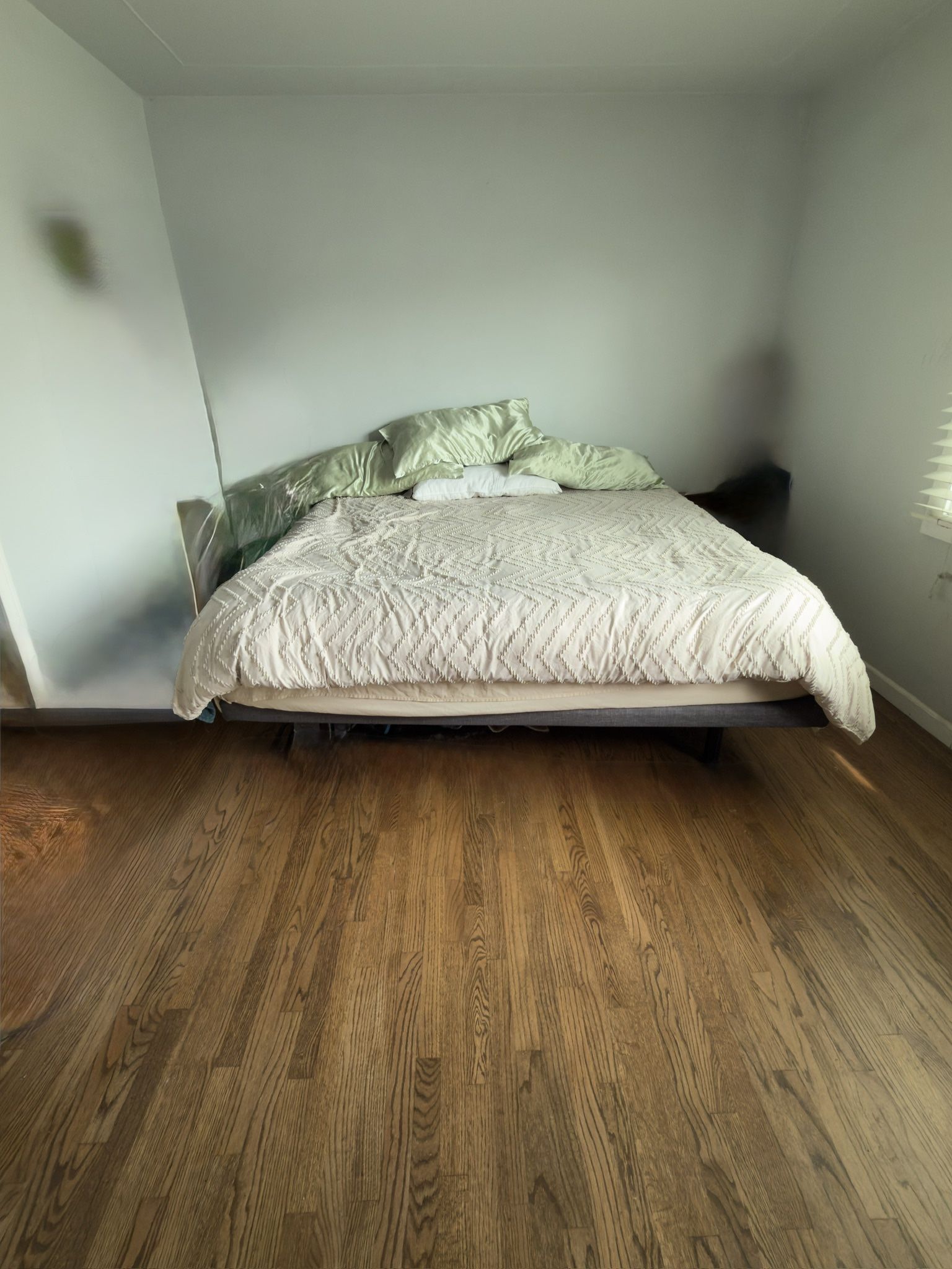 Asking $1000…$7000 OG Price—-King Koil Adjustable Bed Base + Wireless Remote – Excellent Condition