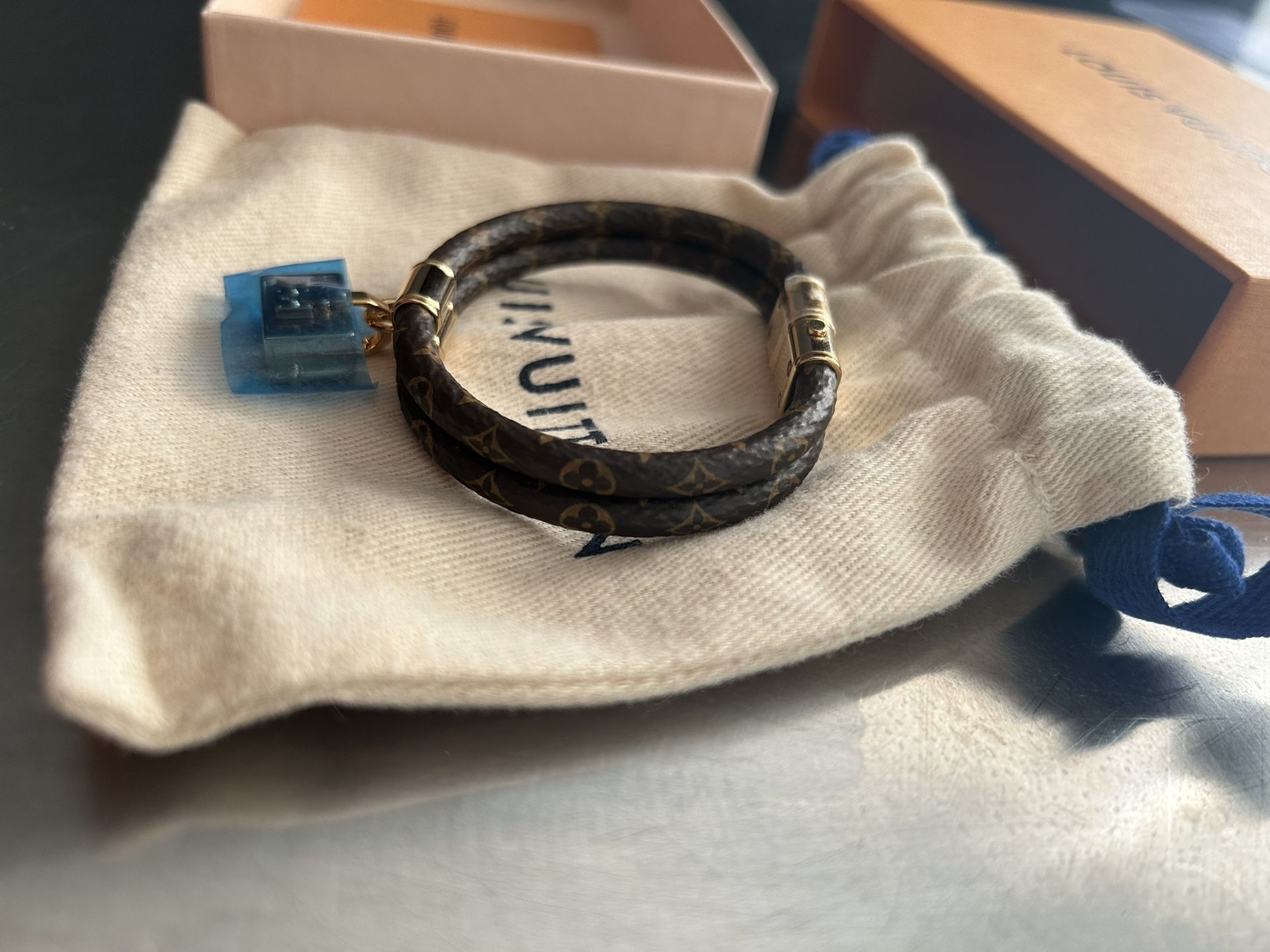 Louis Vuitton Yellow resin 4-23 Bracelets – Consignment Brooklyn