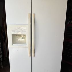 Whirlpool side by side refrigerator