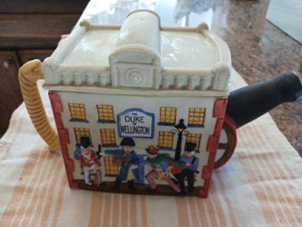 Sandra Rich Canonized Duke Of Willington Teapot