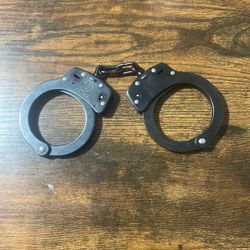 Smith & Wesson Black Handcuffs
