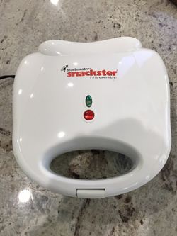 Toastmaster Sandwich Maker Grills 2 full-size sandwiches in less than 5 minutes $15