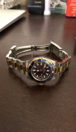 1,050 Women's Mako Pro Diver Quartz 8942