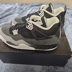 Air Jordan 4 Retro