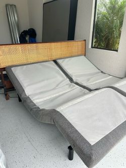 King Adjustable base and head board with attachment i can deliver