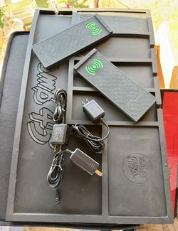 Tomb 45 Charging Mat With 2 Extra Wireless Pads