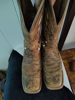 Ariat cowgirl boots