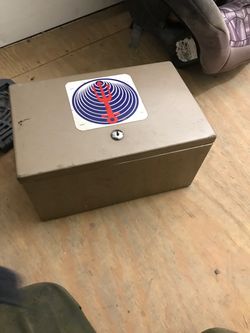 Cash coin holder no keys