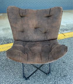 Large foldable camping chair