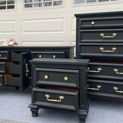 Stunning Stanley Black 3 Piece Bedroom Set