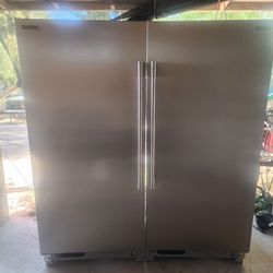 Refrigerator and freezer Frigidaire 2019 Whit 3 months warranty parts and labor delivery available  $1500 price firm