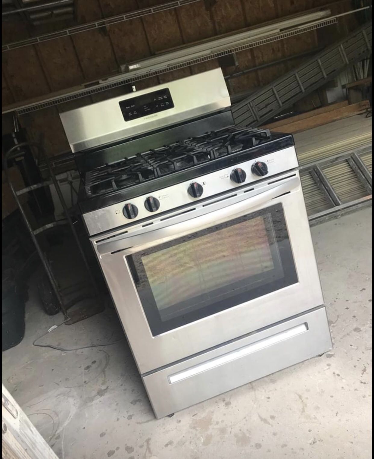 Like brad new gas stove