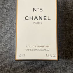 N 5 Chanel Paris