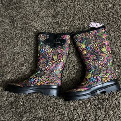 Woman's Rain Boot Size 6