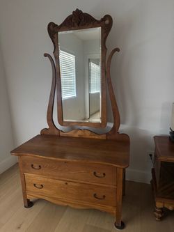 Antique c.1900 Solid Wood Dresser with Ornate Mirror – Dovetail Drawers