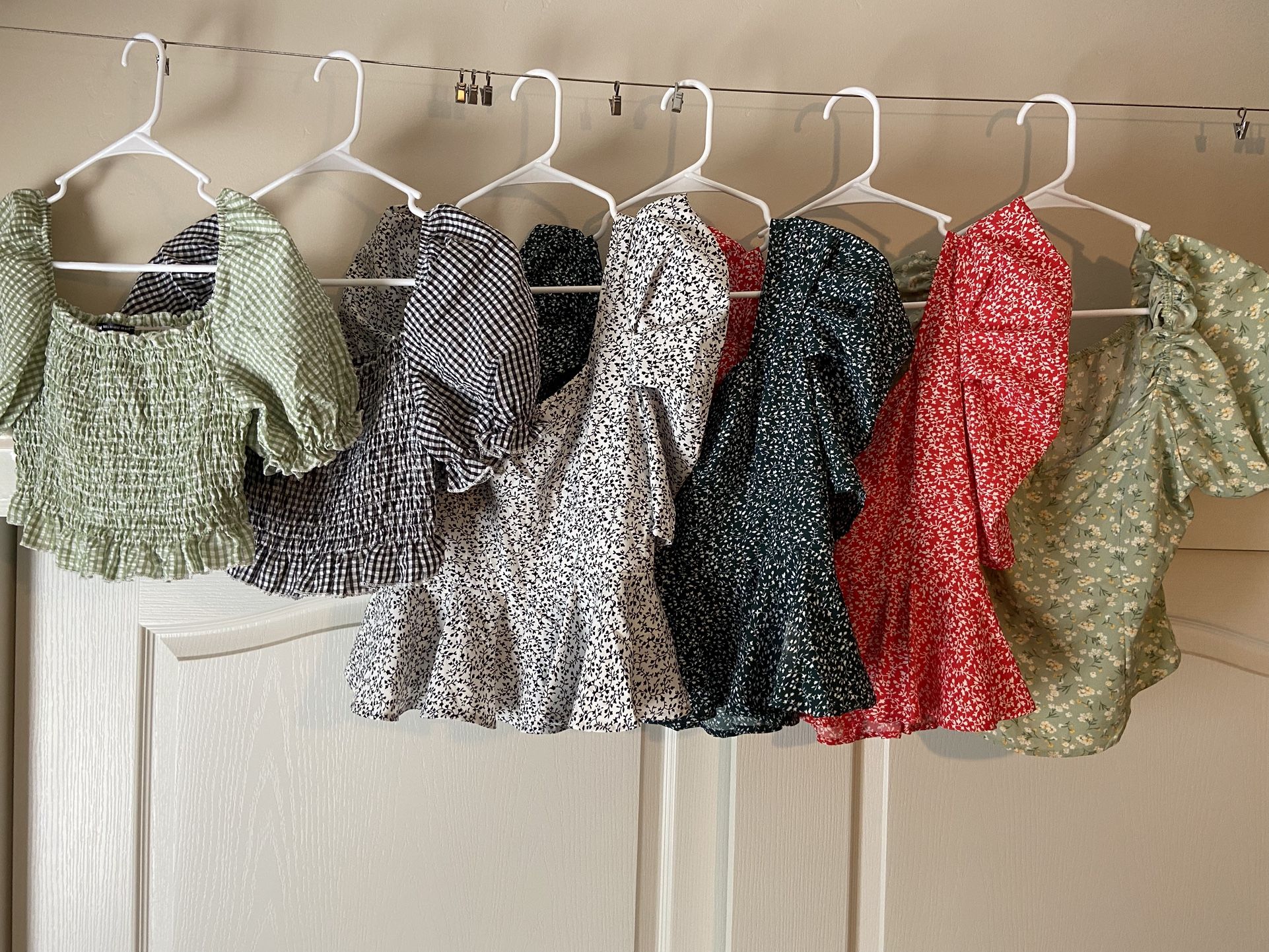 6 Women’s Pouf Sleeve Tops