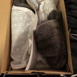 UGG’s  k Fluff Yeah Slides  Kids Size 1