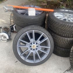 DOS SETS DE RINES CON LLANTAS BUENAS CONDISIONES  UNOS PARA HONDA UNIBERSALES LOS OTROS PARA SUB  350 CADA SET O MEJOR OFERTA 