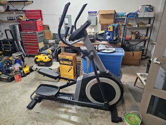 Pro-Form Elliptical Carbon E7